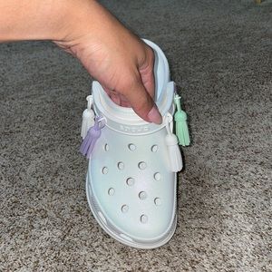 Crocs womens classic Bae clog platform shoe white iridescent size 7